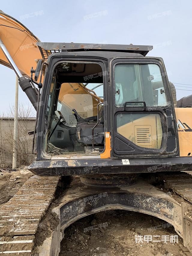 驾驶室整体（整机外观）