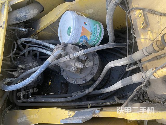 回转马达和主控阀（整机外观）