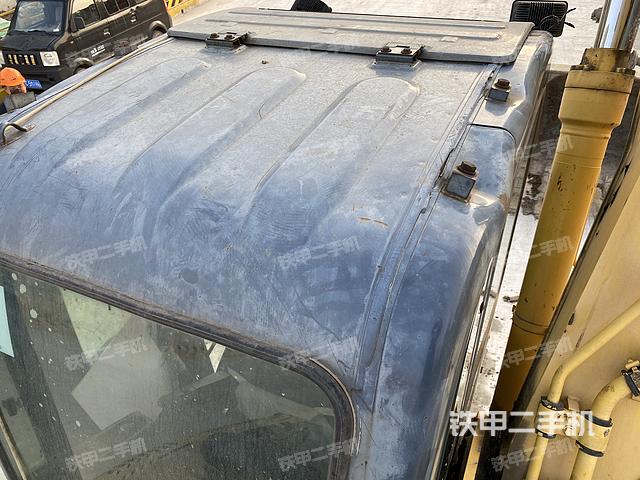 驾驶室顶部（整机外观）