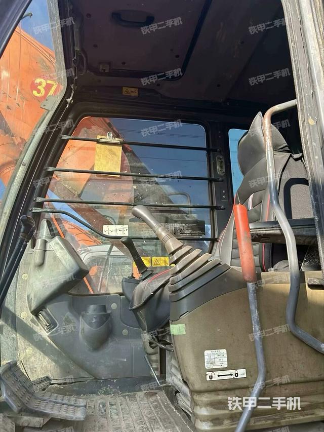 驾驶室整体（整机外观）