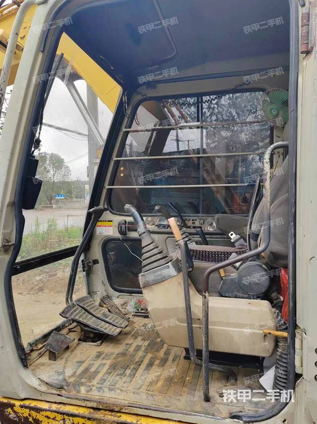 驾驶室整体（整机外观）