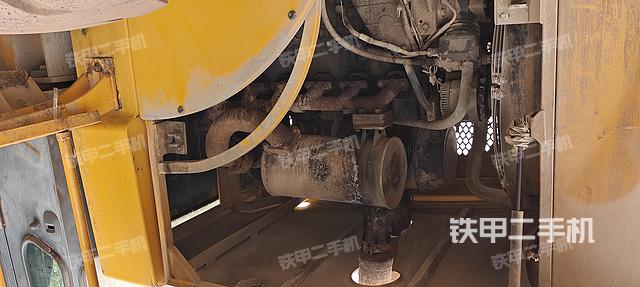 发动机右侧（整机外观及大件）