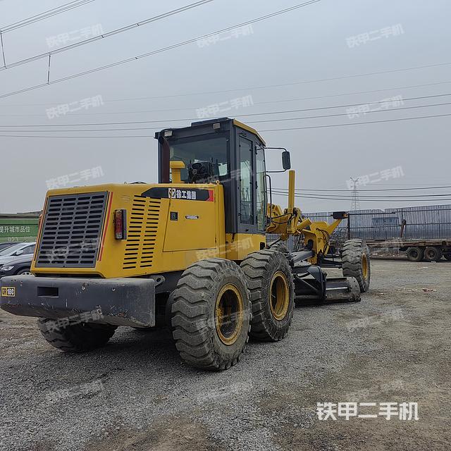 整机右侧（设备外观及核心部件）