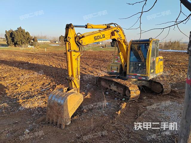 山东临工E680F挖掘机