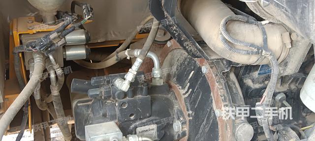 回转马达和主控阀（整机外观）