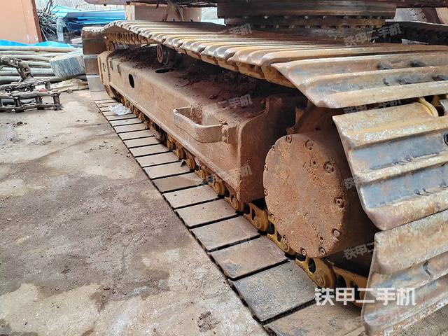 单侧履带整体（整机外观）