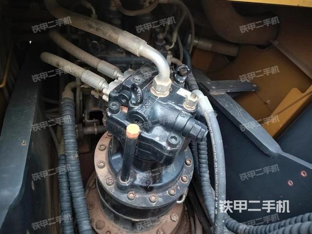 回转马达和主控阀（整机外观）