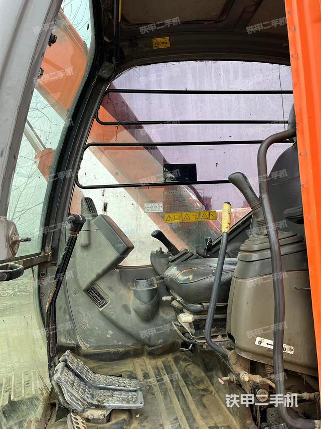 驾驶室整体（整机外观）