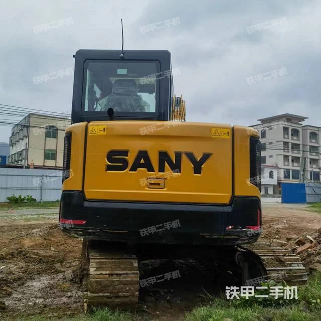 驾驶室顶部（整机外观）