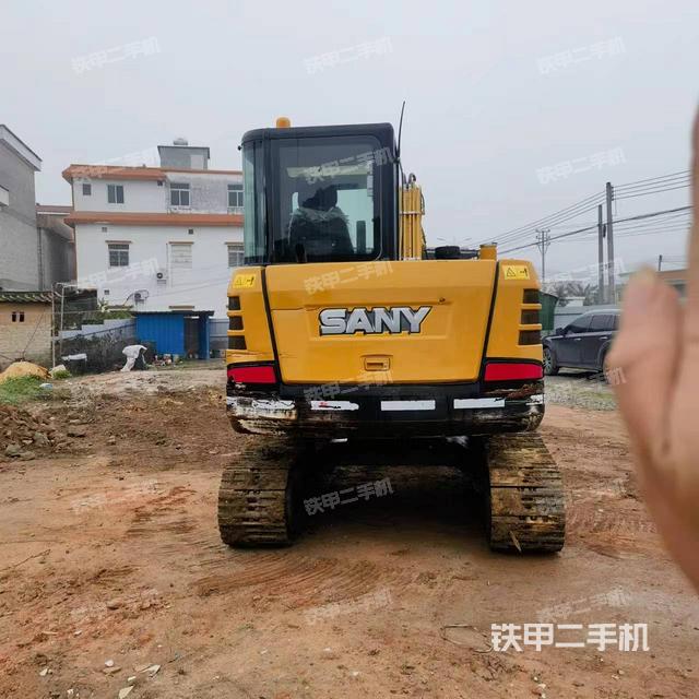 驾驶室顶部（整机外观）