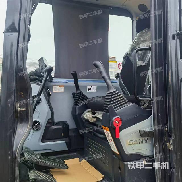 驾驶室整体（整机外观）