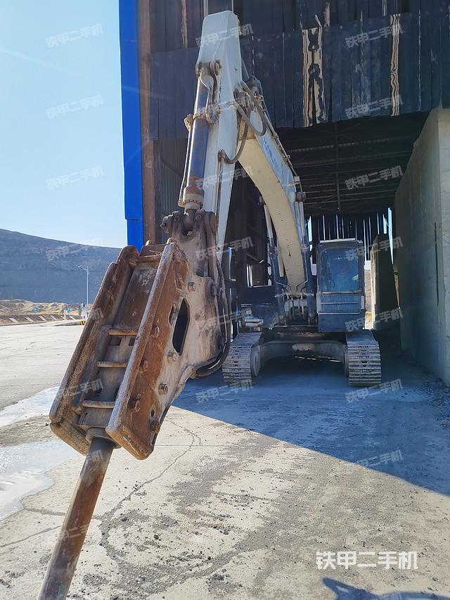 中联重科ZE330E挖掘机