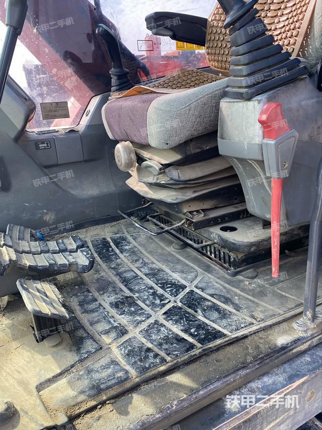 驾驶室整体（整机外观）