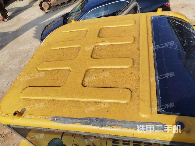 驾驶室顶部（整机外观）