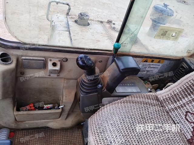 驾驶室整体（整机外观）