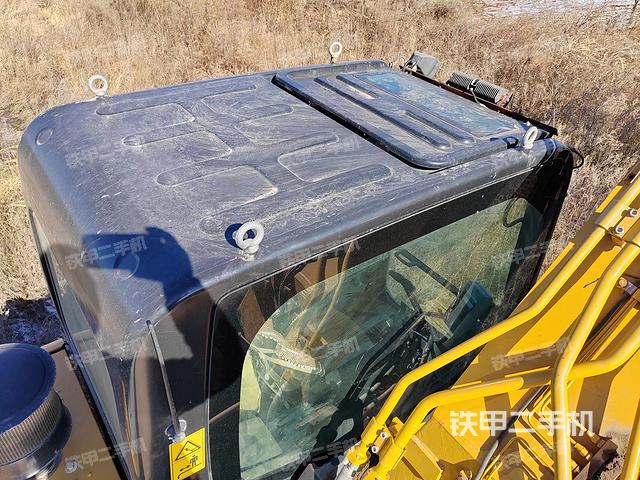 驾驶室顶部（整机外观）