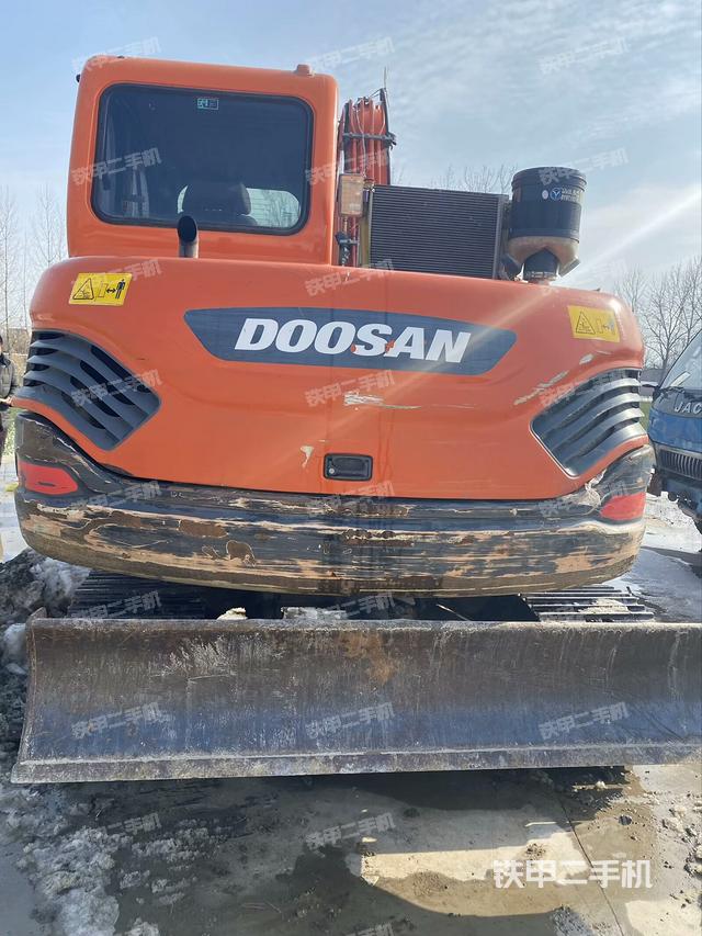 驾驶室顶部（整机外观）