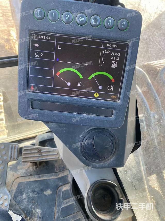 座椅左侧控制台/音响/含左手柄（驾驶室部分）