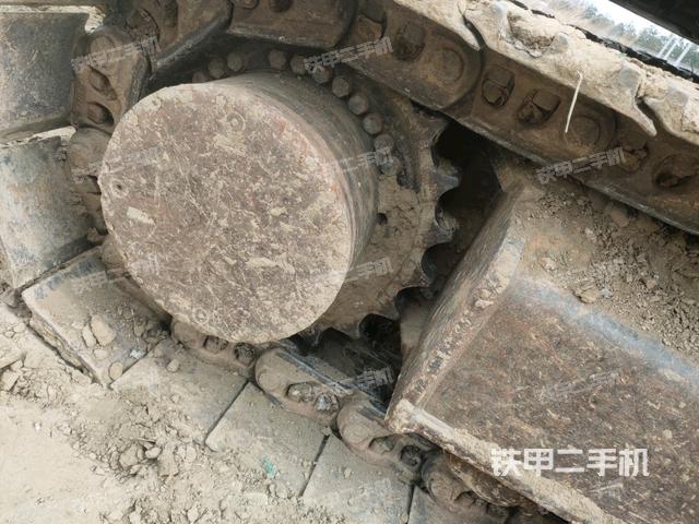 右驱动轮（行走机构）