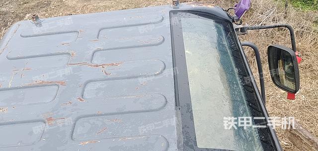 驾驶室顶部（整机外观）