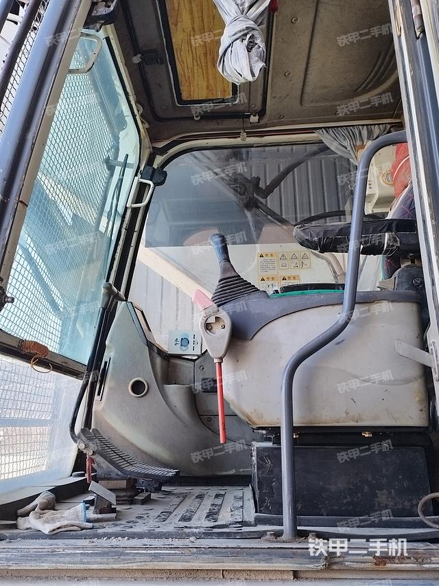 驾驶室整体（整机外观）