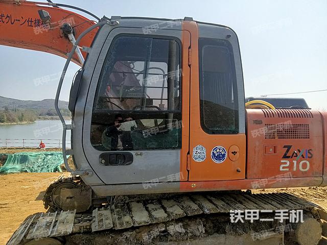 驾驶室整体（整机外观）