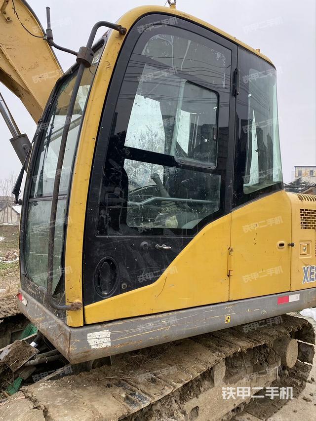 驾驶室整体（整机外观）