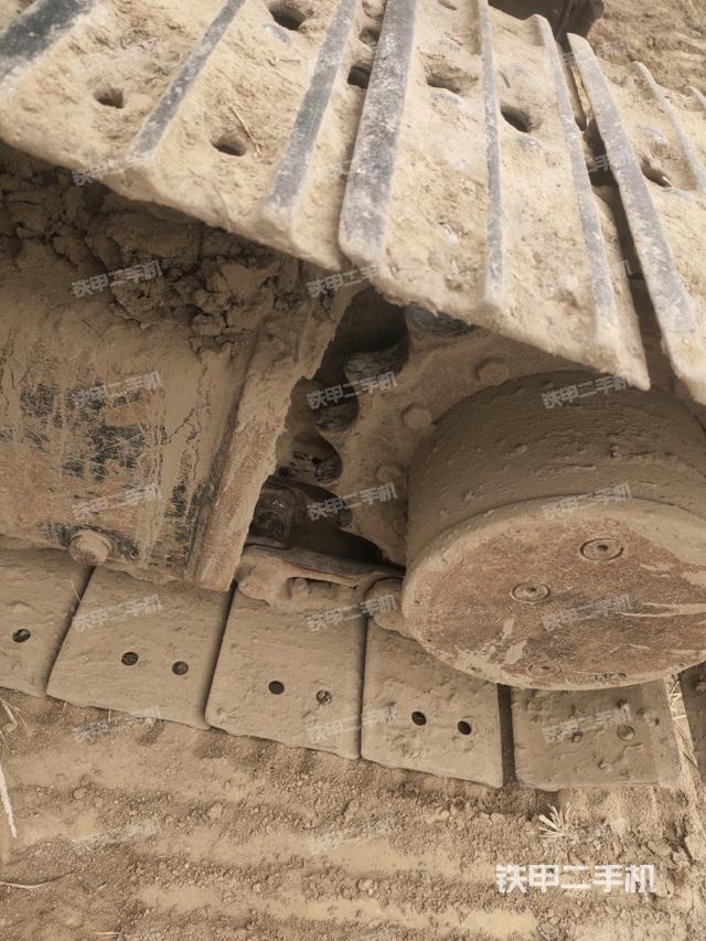 右驱动轮（行走机构）