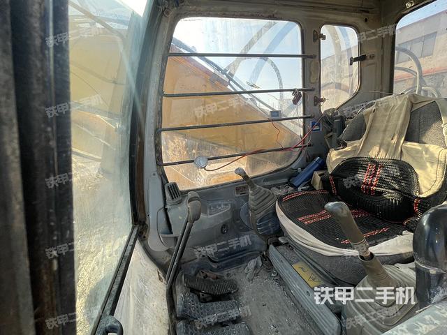 驾驶室整体（整机外观）