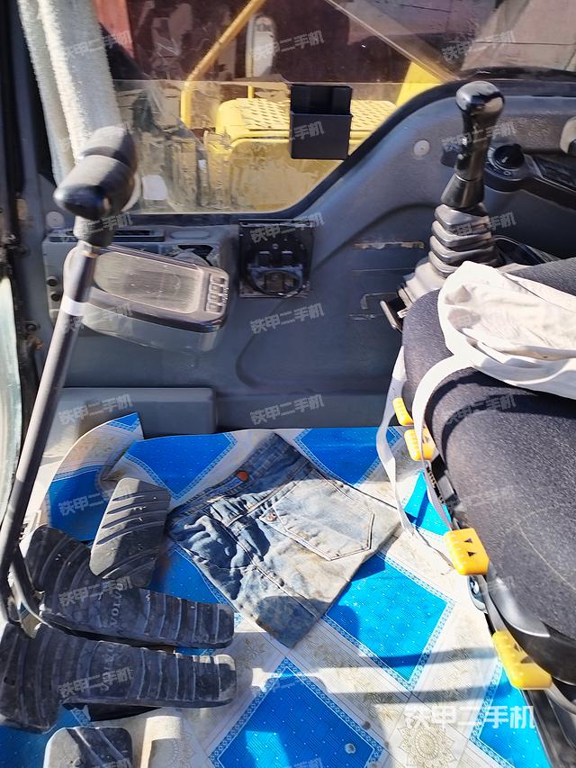 驾驶室整体（整机外观）