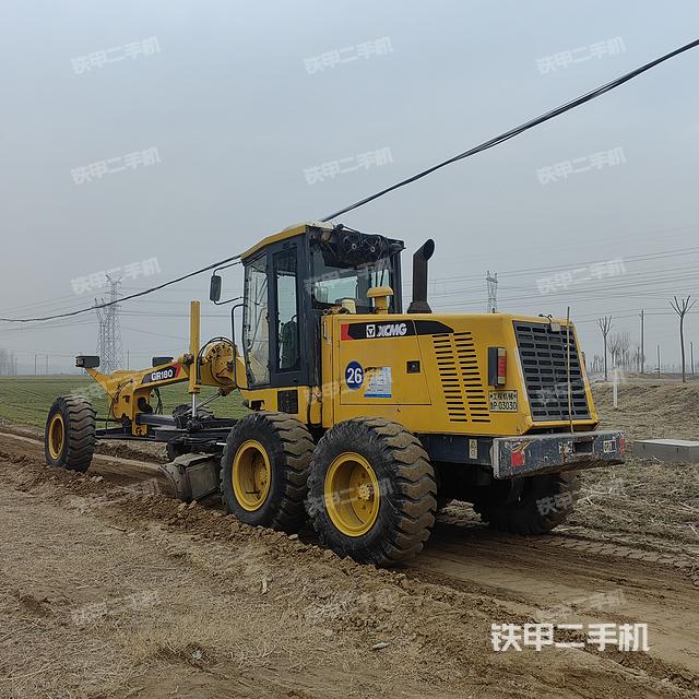 整机右侧（设备外观及核心部件）