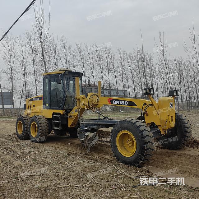 整机右后45°（设备外观及核心部件）