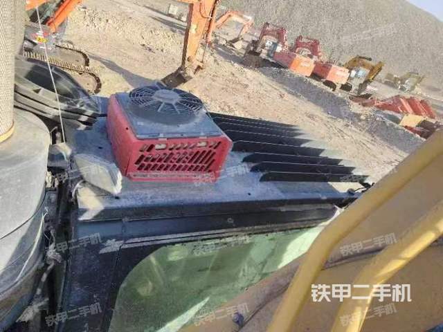 驾驶室顶部（整机外观）