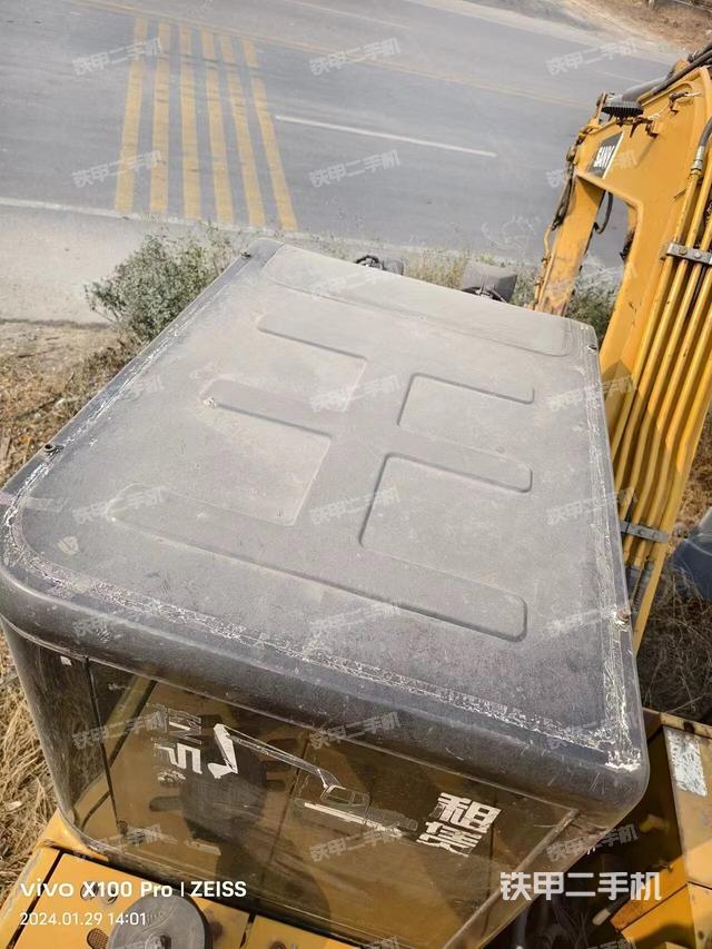 驾驶室顶部（整机外观）