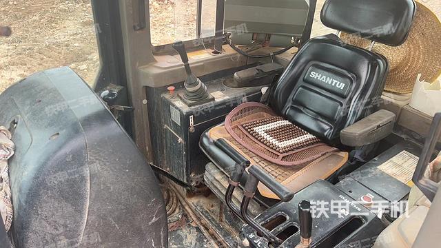 驾驶室操作台（设备外观及核心部件）