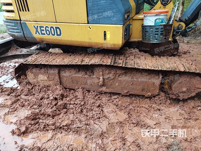 单侧履带整体（整机外观）