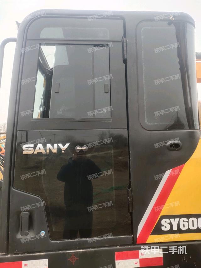  驾驶室正侧（驾驶室部分）