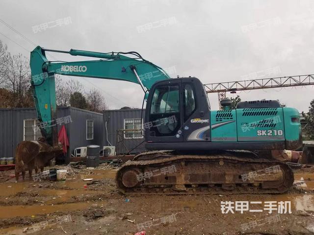 神钢SK210LC-8挖掘机