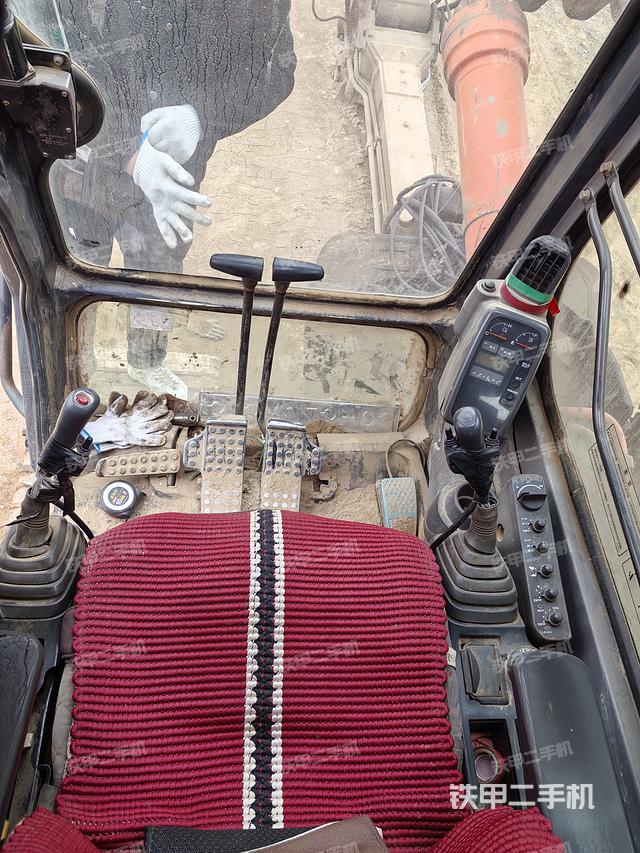 整机左侧（设备外观及核心部件）