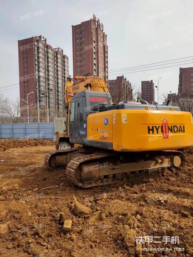 驾驶室顶部（整机外观）