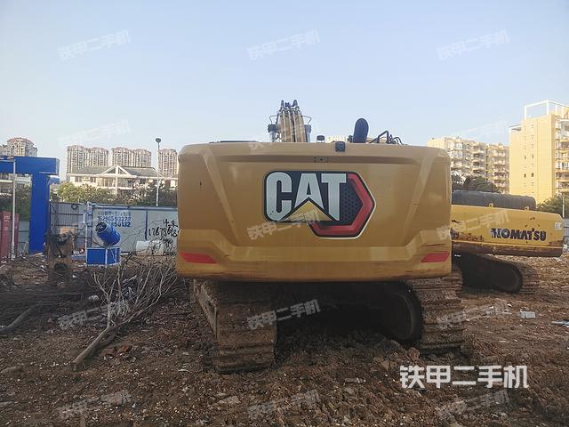 液压泵舱室正面整体（整机外观）