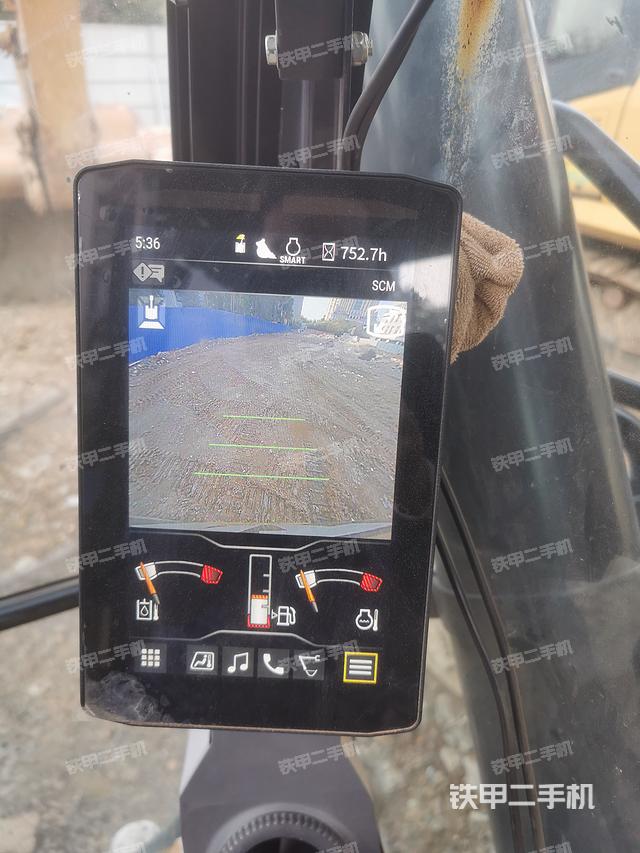 回转马达和主控阀（整机外观）