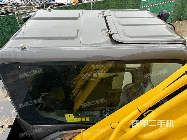 驾驶室顶部（整机外观）