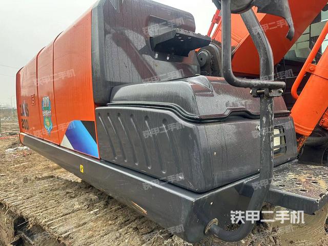 驾驶室顶部（整机外观）