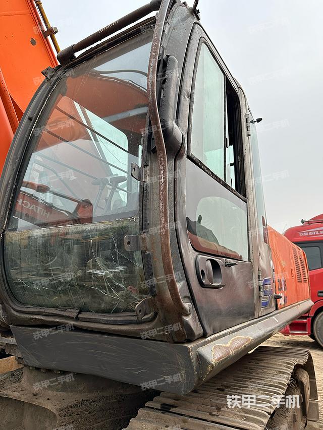 驾驶室整体（整机外观）