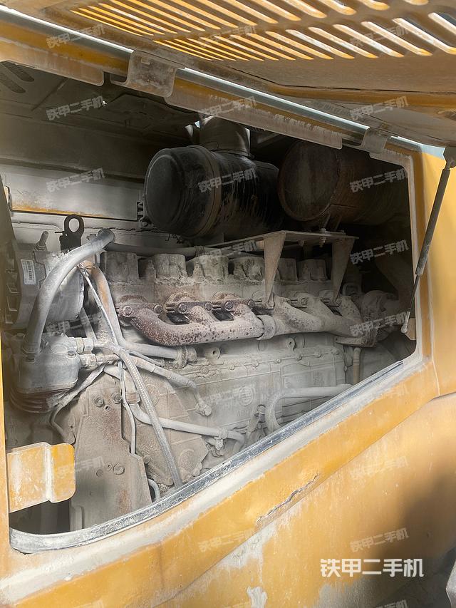 发动机右侧（整机外观及大件）