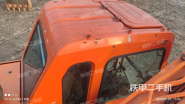 驾驶室顶部（整机外观）