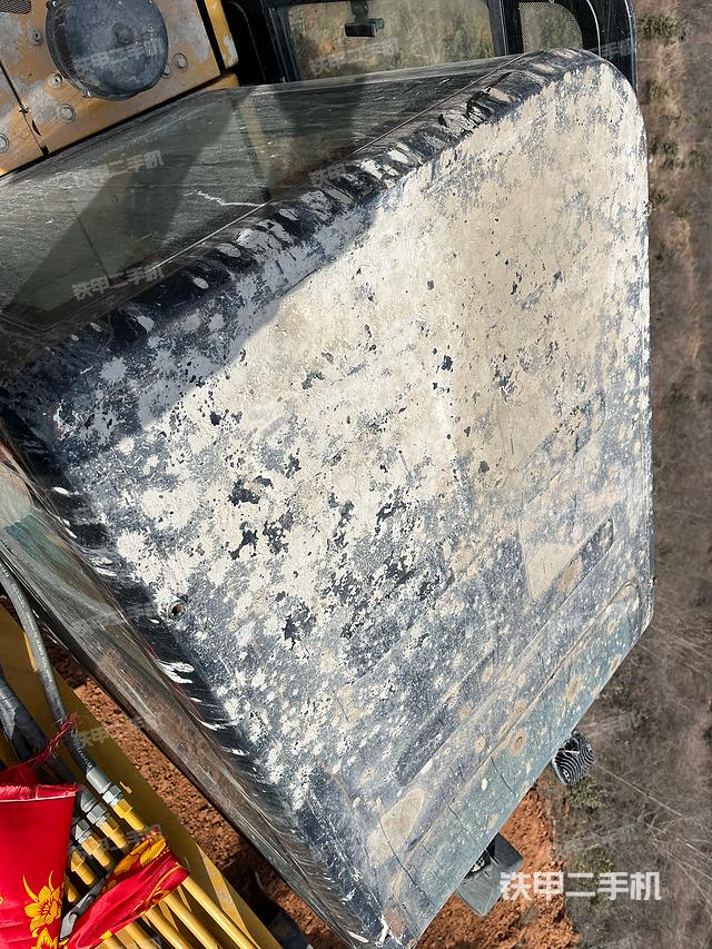 驾驶室顶部（整机外观）