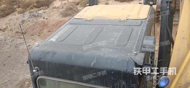 驾驶室顶部（整机外观）