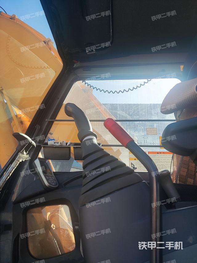 驾驶室整体（整机外观）